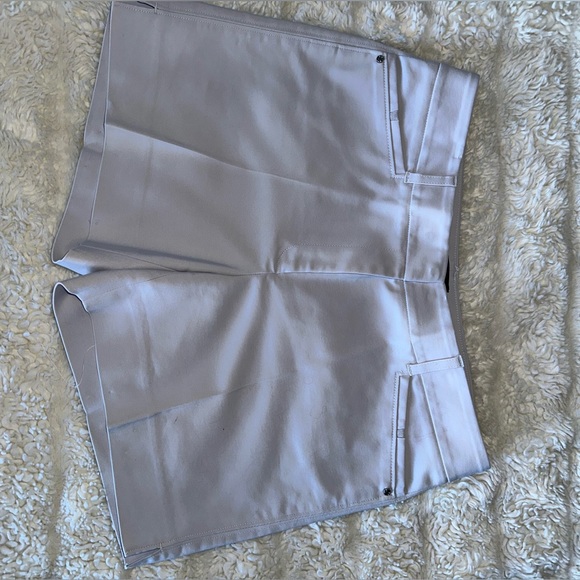 White House Black Market dress shorts - Picture 4 of 9